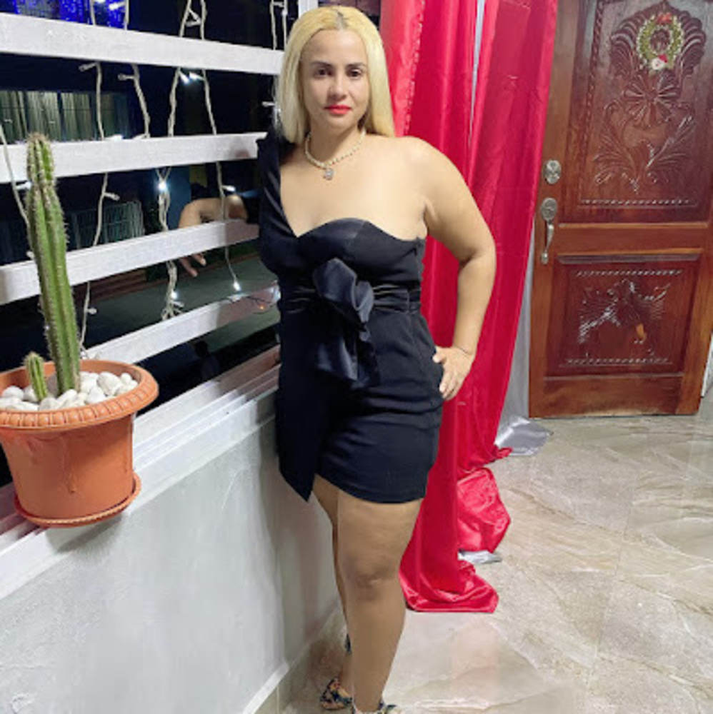 Meet your Posher, Gloria mercedes